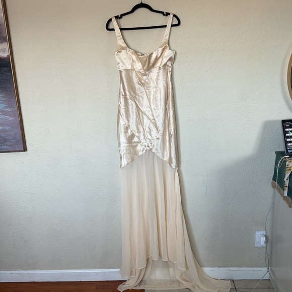 HOUSE‎ OF CB 'Vittoria' Champagne Chiffon Floor Length Gown NWOT size M $399 - Picture 6 of 12